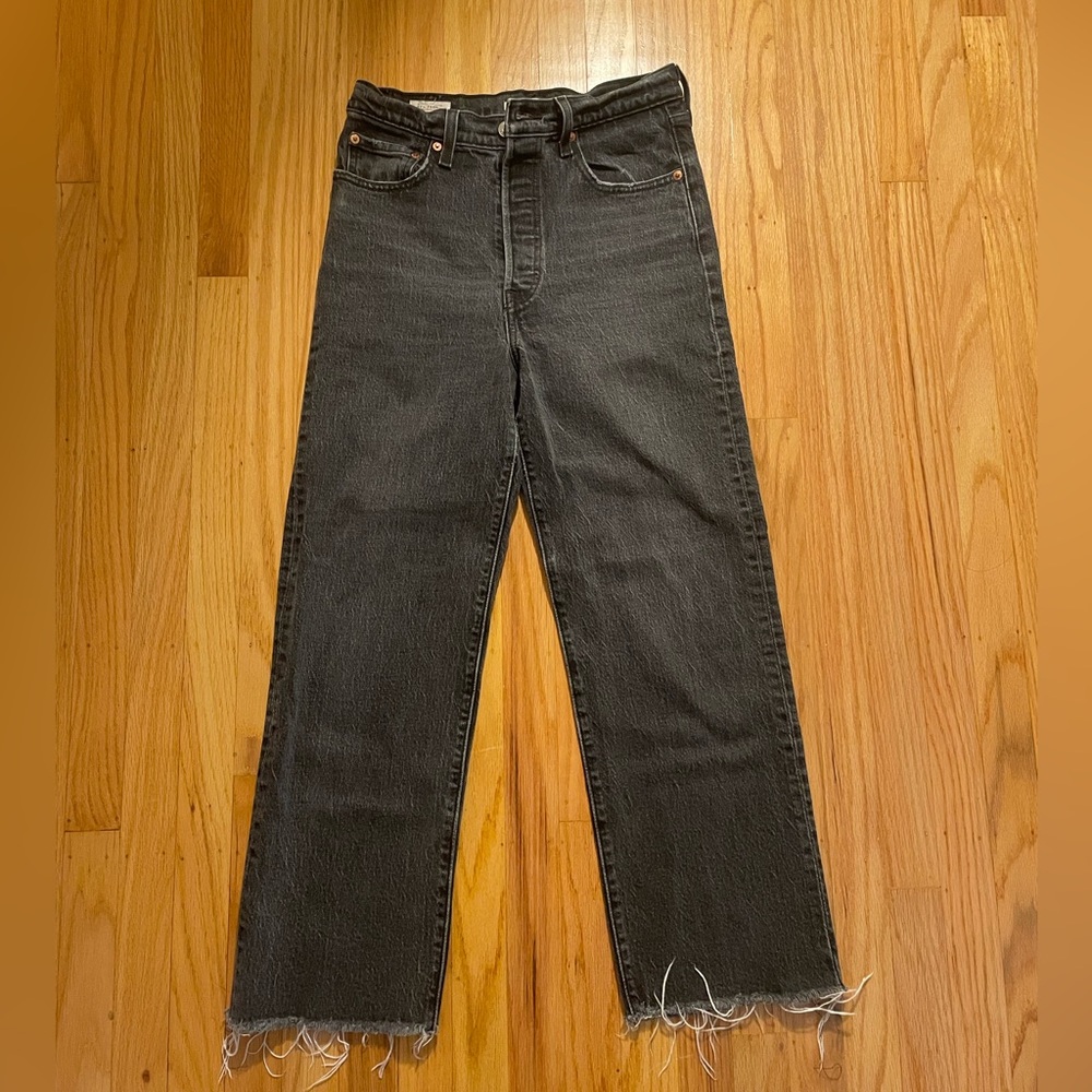 Levi’s Ribcage black straight leg jeans